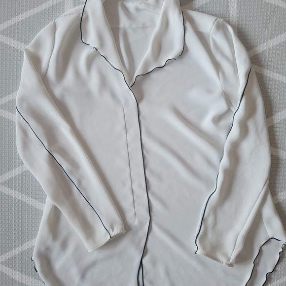 Babaton Blouse W/ Contrast Detail - Picture 1 of 2